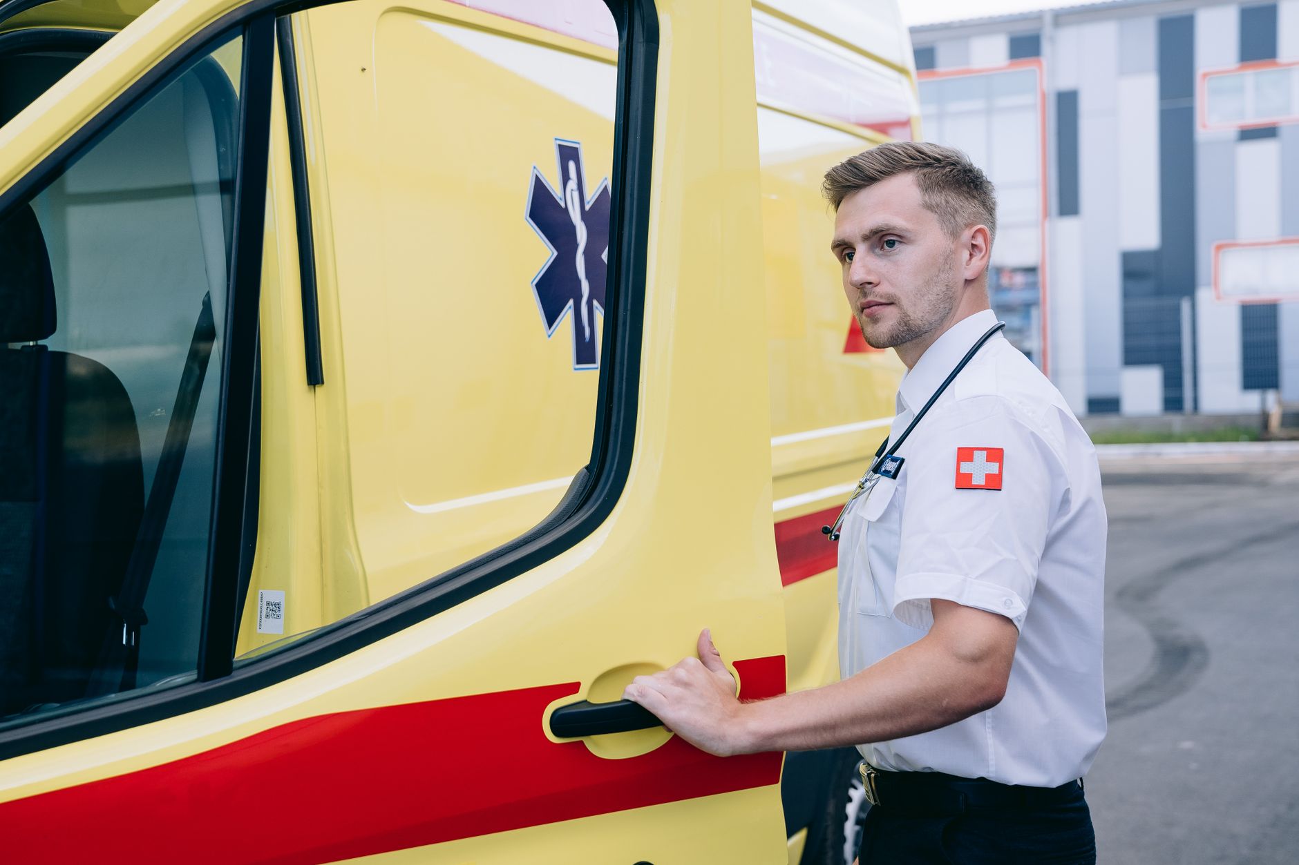 Exploring the Benefits of EMT Jobs in Brecksville, OH
